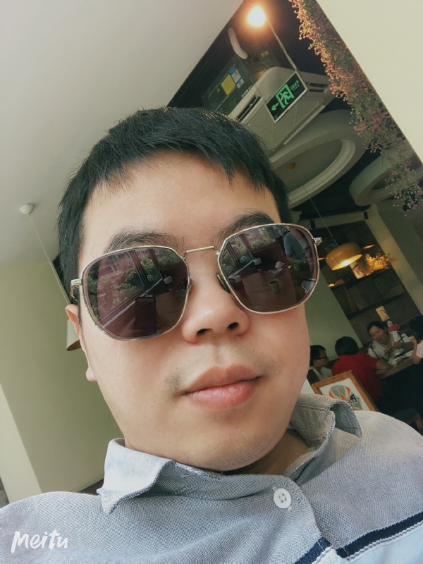 月台等路人的第一张照片--清流相亲网